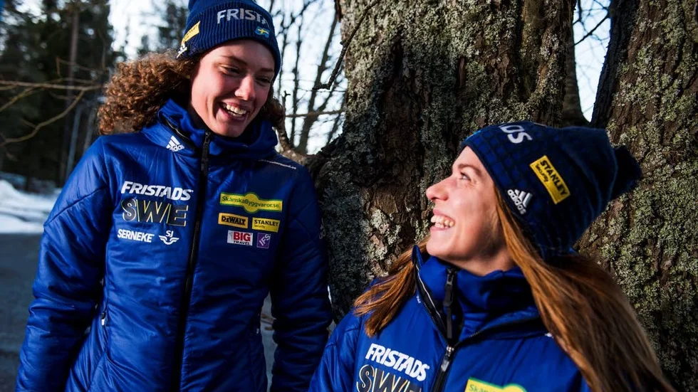 STAFETTDAGS. Hanna Öberg och Anna Magnusson åker torsdagens OS-stafett.
