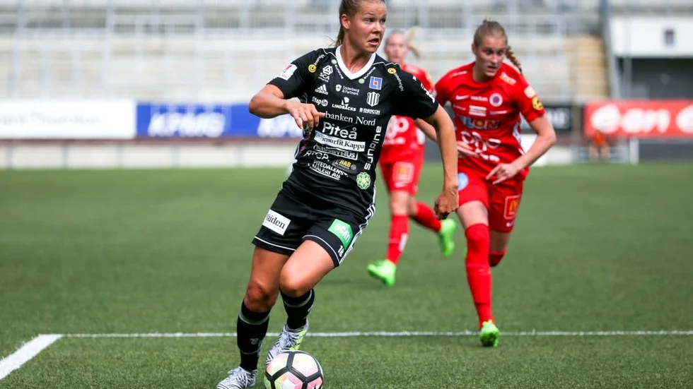 STANNAR. Nina Jakobsson stannar i Piteå IF 2018. (Arkivbild)
