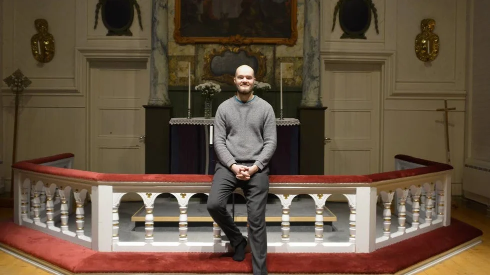 Peppad. Kyrkomusikern Magnus Karlsson berättar att det kommer bjudas på luciafirande av sällan skådat slag i kyrkan på onsdag.