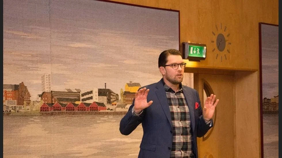 Valturné. Sjukvården viktigaste frågan. Bristerna i den svenska sjukvården är den viktigaste frågan att lyfta fram, enligt Jimmie Åkesson, partiledare för Sverigedemokraterna.
