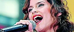 Nelly Furtado startar rockband