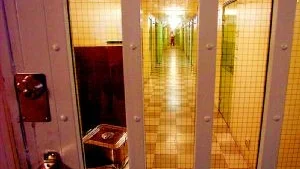 Kriminalvårdsanstalten i Kumla är Sverige mest hårdbevakade fängelse. Här sitter många av de som först blivit offer för kriminaliteten och sedan själva blivit gärningsmän.Foto: Björn Larsson Ask/Scanpix