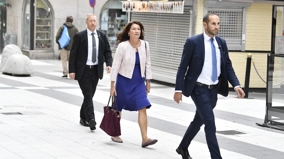 Livvakter skyddar utrikesminister Ann Linde (S). Arkivbild.