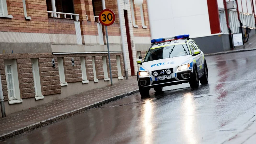 Larmades. Ingen av deltagarna på grillkvällen ingrep för att avstyra misshandeln, men en av dem larmade till slut polis. (Arkivbild)