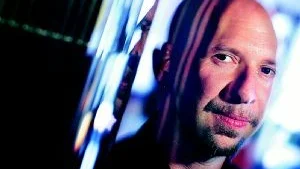 I sin bok "Spelet" beskriver Neil Strauss hur han förvandlades från frustrerad svenne till en av världens främsta raggningsexperter. Foto: Fredrik Persson/Scanpix