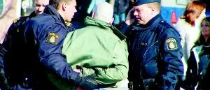 För poliser är hot om våld vardag