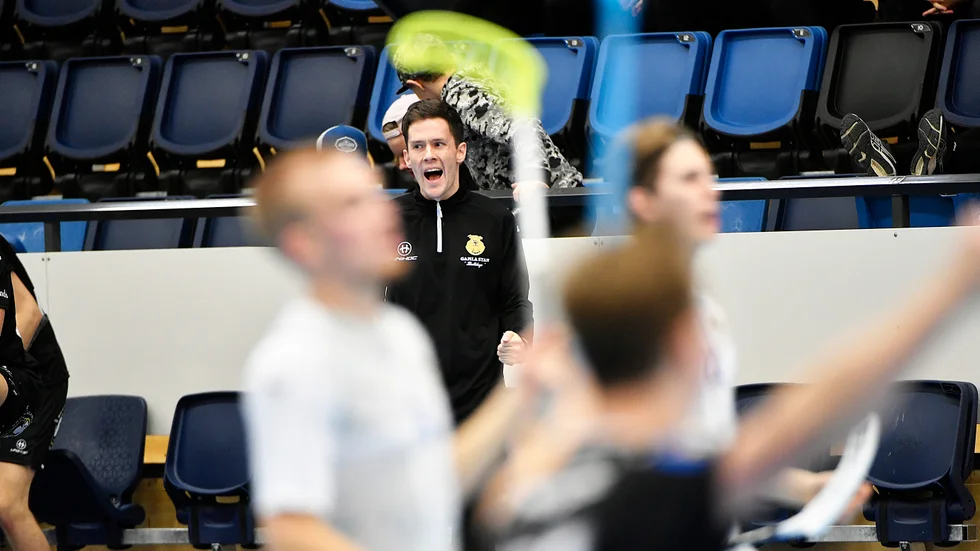 Robin Söderlund är laddad inför årets seriepremiär. Gamla Stans tränare hoppas laget ska vara med i toppen av division I.