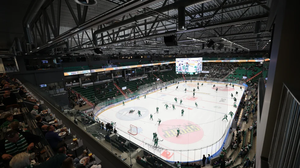 Elkostnaderna för hockeyarenorna, som Rögles Catena arena (bilden), kan bli saftiga. Arkivbild.