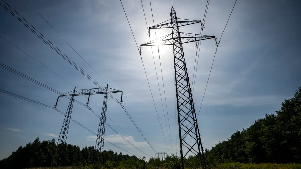  Kabel har fem till sju gånger högre investeringsutgift och har dessutom halva livslängden, 40 år jämfört med 80 år för en luftledning, skriver Johan Ulleryd.