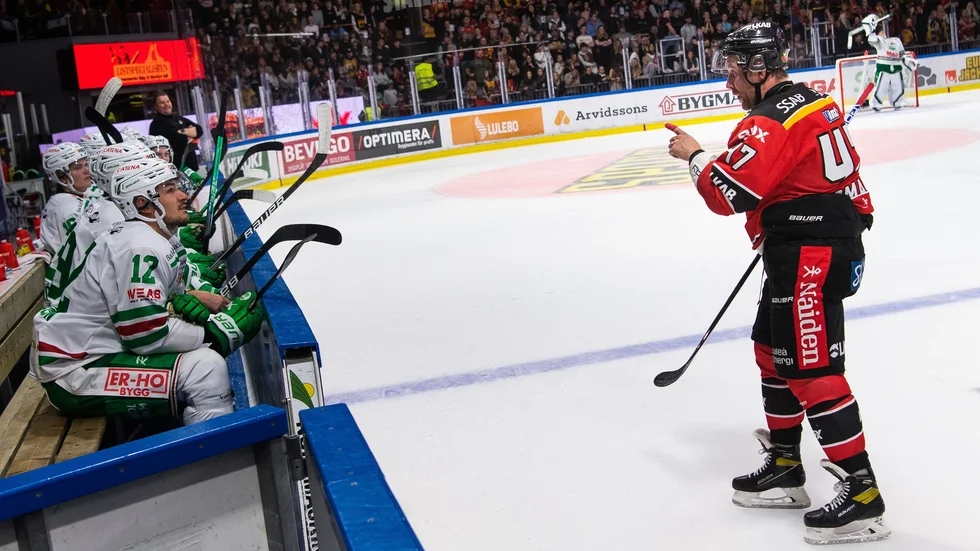 "Han var vid vårt bås rätt många gånger, och försökte få igång oss. Han ville slåss med hela vårt lag, men det fanns ingen anledning", säger Daniel Zaar.