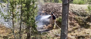 Skogsbrand på 160 kvadratmeter i Hälla