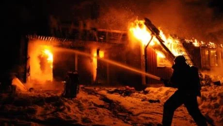 Villabranden på julafton mellan Horn och Kisa blev dramatisk. Huset totalförstördes men ingen människa kom till skada. Foto: Pelles Photo, Kisa