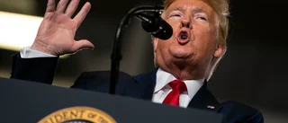 Trump välkomnar "ohederliga Joes" avhopp