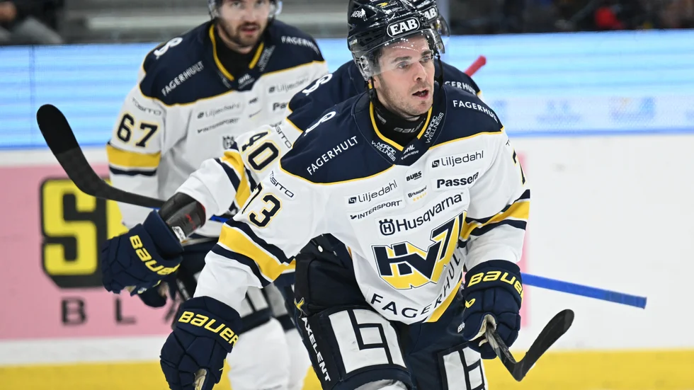 HV 71:s Nick Shore uppges vara akutell för LHC.