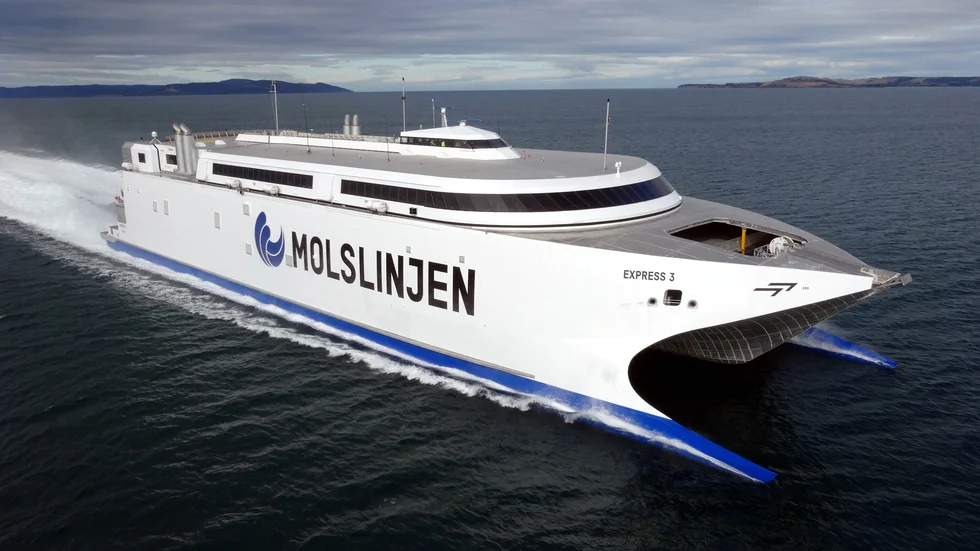 Molslinjen hade skissat på tre nya fartyg för Gotlandstrafiken, en affär på sex miljarder svenska kronor. Det här fartyget trafikerar en linje över Kattegatt.