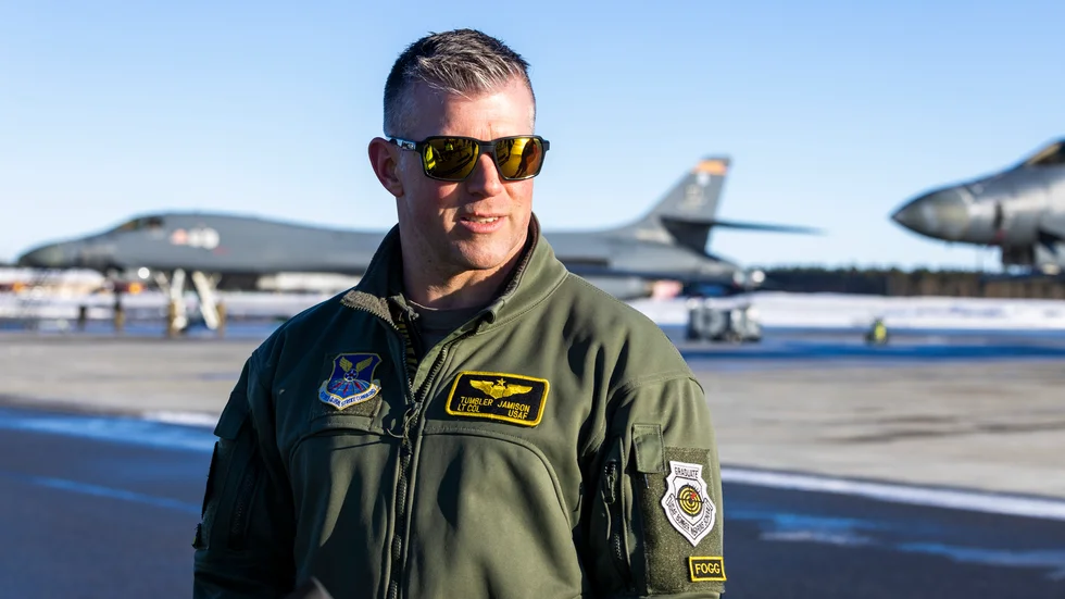 Amerikanske piloten Benjamin Jameson, South Dakota, lovordade Luleå efter veckans vistelse på F 21. "Fantastiskt, mitt första besök i Sverige. En vacker stad, med vackra människor", säger överstelöjtnanten som flyger ett av de två B-1B-planen. 