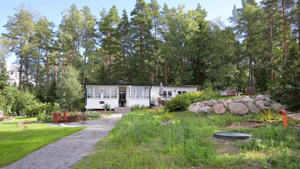 Det lilla huset i Nysätra Resta nordväst om Örsundsbro var det mest klickade på Hemnet i 7.