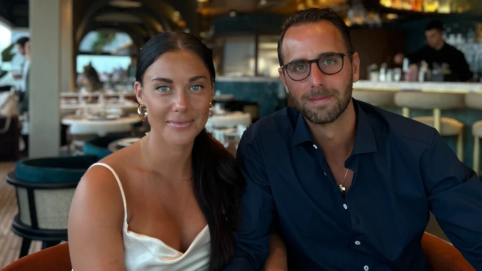 Catja Lövstrand från Sigtuna träffade sin partner Andreas "Adde" Tzelidis i första säsongen av "Love is Blind Sverige". De är överens om att de inte vill ha barn. "Sen säger vi inte att det är ett nej för alltid. Sker det så sker det, och då får man ta det beslutet då", säger Catja till UNT.