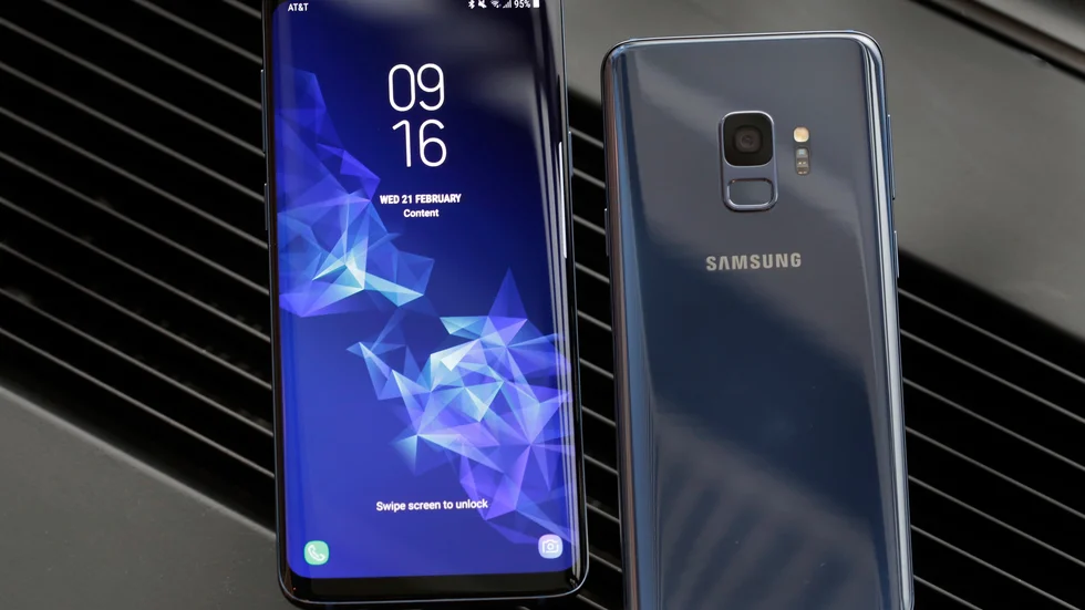 Telefonen, en Samsung, försvann medan en äldre kvinnan handlade mat (bilden är tagen i ett annat sammanhang).
