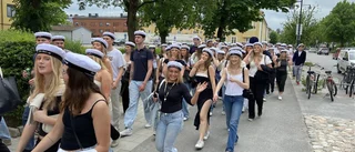 Studentyra i Katrineholm: Nu är studentmössorna på!