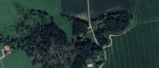 52-åring ny ägare till fastigheten på Sparrsätra 20 i Enköping - prislappen: 250 000 kronor