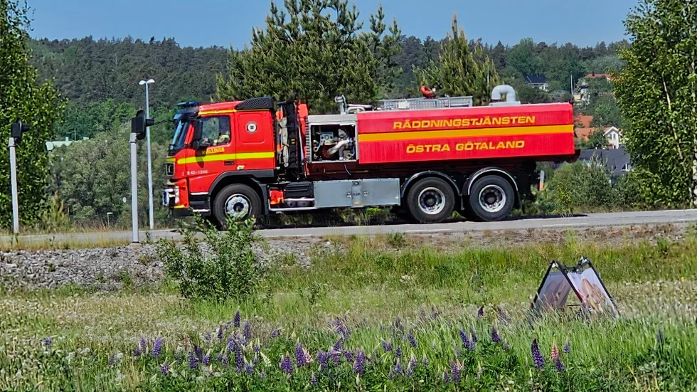 Räddningstjänsten hittade ingen brinnande lastbil.