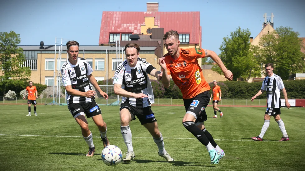 Emil Hodin sätter skräck i motståndarnas försvar.