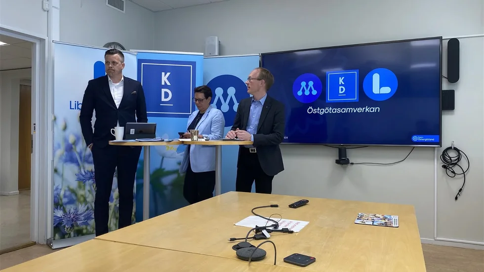 Andreas Westöö (L), Marie Morell (M) och Per Larsson (KD) presenterade på måndagen regionens budget. 