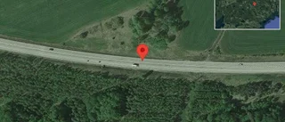 Stopp på väg 55 på grund av olycka med en personbil
