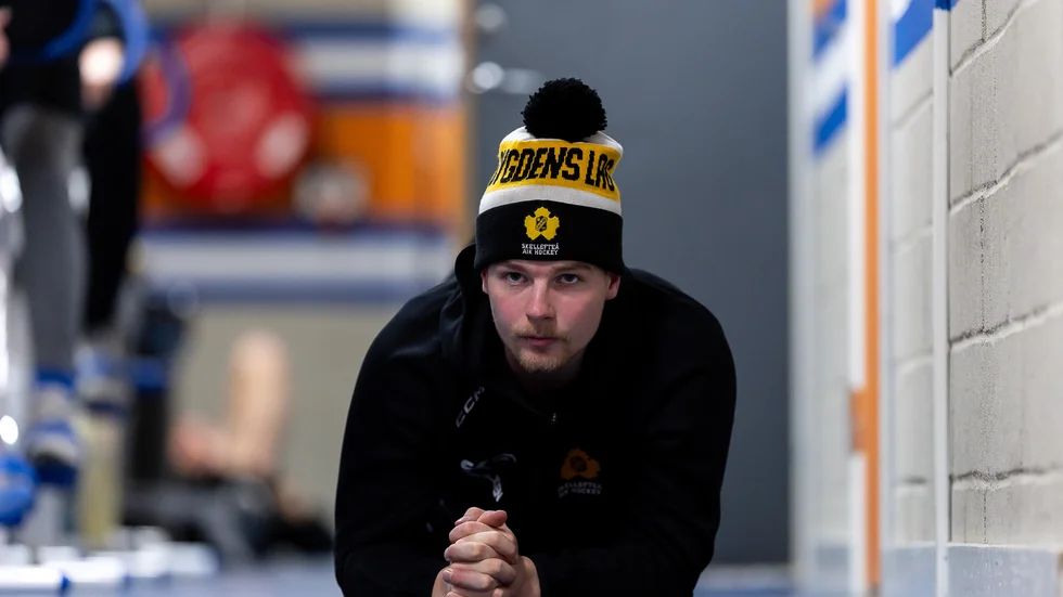 Anton Olsson lånas ut från Skellefteå AIK till hockeyallsvenska AIK, enligt uppgifter till Expressen.