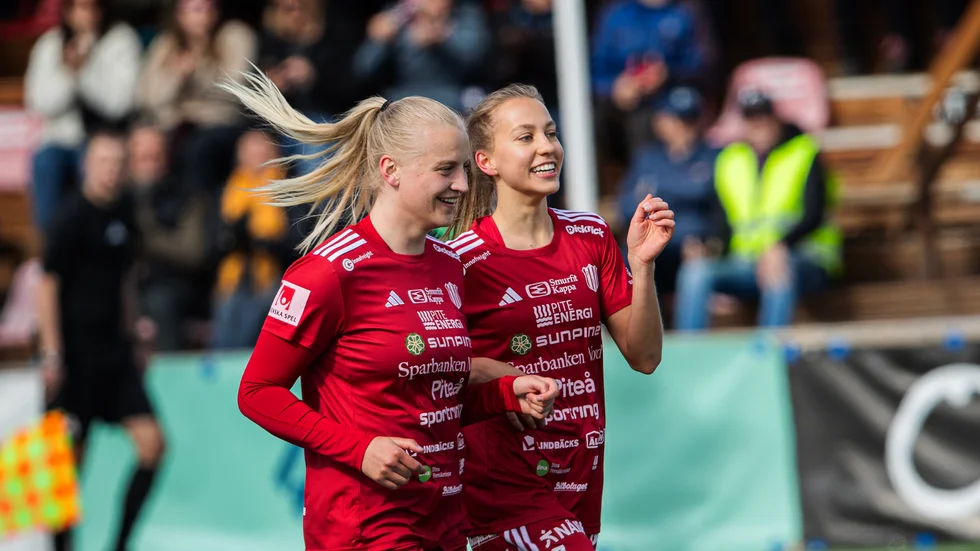 Wilma Carlsson och Sara Eriksson i Piteå IF.
