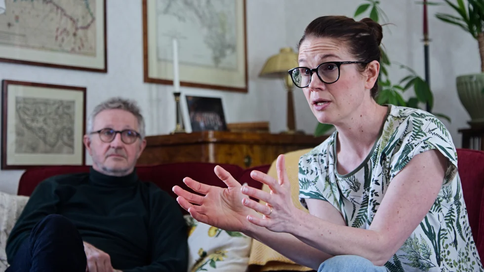 Jenny Berggren, född i Piteå, är allmänläkare i Linköping och brinner för sitt yrke som gått i arv från pappa Åke. Hon hedras nu för att hon genom debatt och stort engagemang, försöker förbättra villkoren i en otrendig läkargren. Stöttning får hon av pappa Åke Berggren, numera pensionerad läkare.