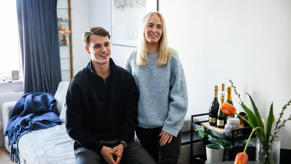 "Jag vill alltid resa till något ljusare och varmare land under vintern, och det är ju främst då Oliver är upptagen. Men jag får helt enkelt ta några ensamresor", konstaterar Adele Lindberg.