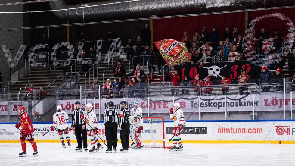 Almtunas supportrar under en hemmamatch mot Mora 2023. Nu drar klubben i den ekonomiska handbromsen, på gott och ont.
