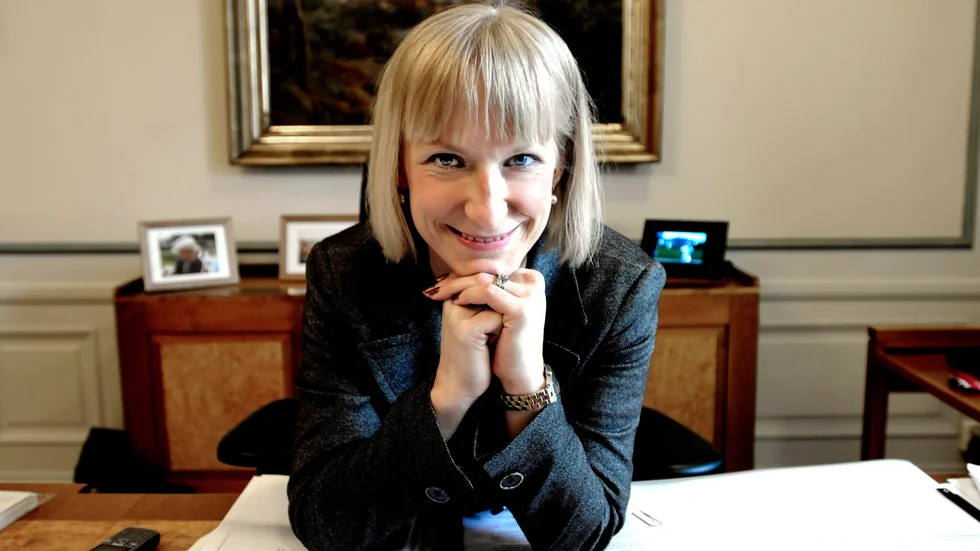 Kristina Alvendal, tidigare moderat borgarråd i Stockholm, har nu ensam börjat arbeta som regeringens industrisamordnare.
"Jag kommer upp till norra Sverige i september. Jag har redan varit i kontakt med flera kommunalråd", säger hon.