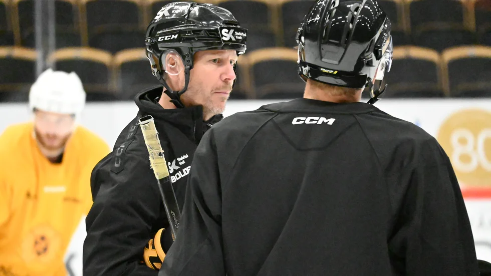 Robert Ohlsson i samtal med nyförvärvet Marcus Eriksson.