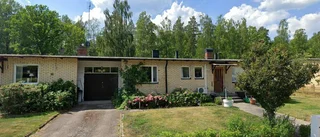Huset på Vårdhemsvägen 8 i Åtvidaberg har fått nya ägare