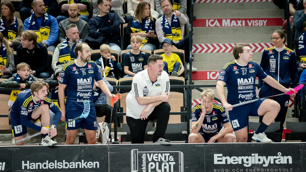 Visby IBK:s tränare och sportchef Joakim Bandholtz under en match mot Dalen.