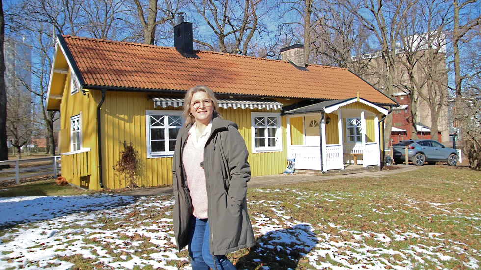 Kinda kanals vd Lena Fältros vill se mer aktiviteter längs kanalen. Nu planerar hon att öppna kafé i Nykvarns slussvaktarbostad – om kommunen beviljar bygglov.