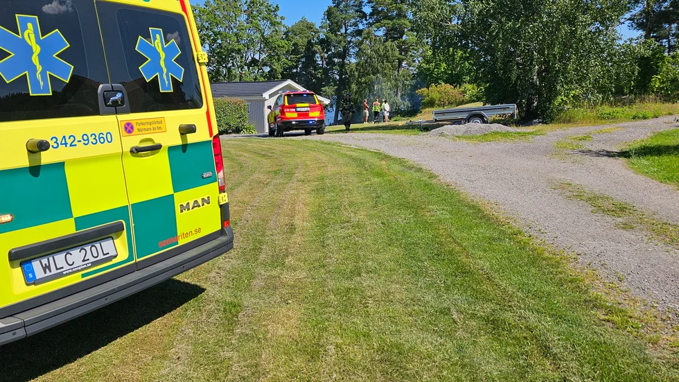 Räddningstjänst och ambulans ryckte ut på en befarad villabrand.