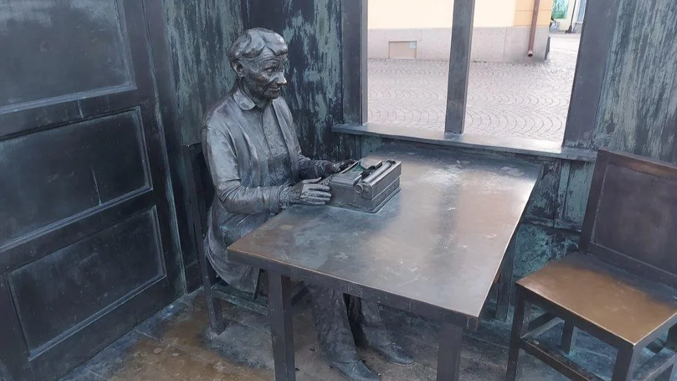 Astrid Lindgren Memorial Award, Alma, instiftades 2002 av Sveriges regering för att värna barns rätt till bra berättelser.
