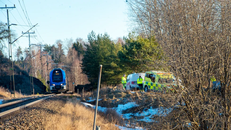 Tågtrafiken stod helt stilla under måndagsförmiddagen efter olyckan utanför Nyköping.