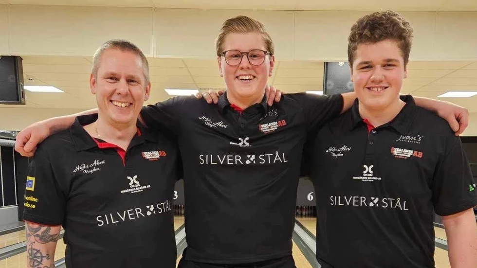 Daniel Korhonen, Melker Frisell och Rocky Månberg tog hem vinsten i DM efter en jämn finalkamp mot sina klubbkamrater. Vinsten innebär att de tagit sig vidare till SM i Västerås i maj. "Det kommer säkert bli tufft där, men ett SM är ett SM. Det är kul att få spela det", säger Melker Frisell, som ses i mitten på bilden.