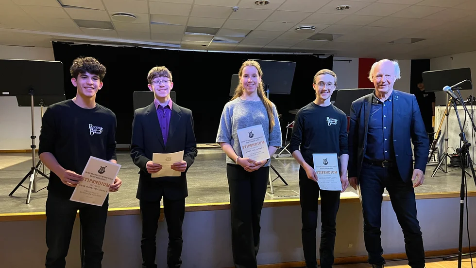 Stipendiater från vänster till höger på bild Omar Al Bakafani Guzman-Klarinett, Alvar Sigfridsson, altfiol, Alice Engelmark, violin, Viggo Johansson, trombon
David Nooij, violin (frånvarande).
