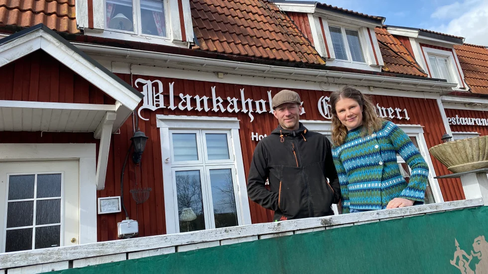 Wille och Hilma Momark vill hålla Blankaholms Gästgiveri öppet året runt.