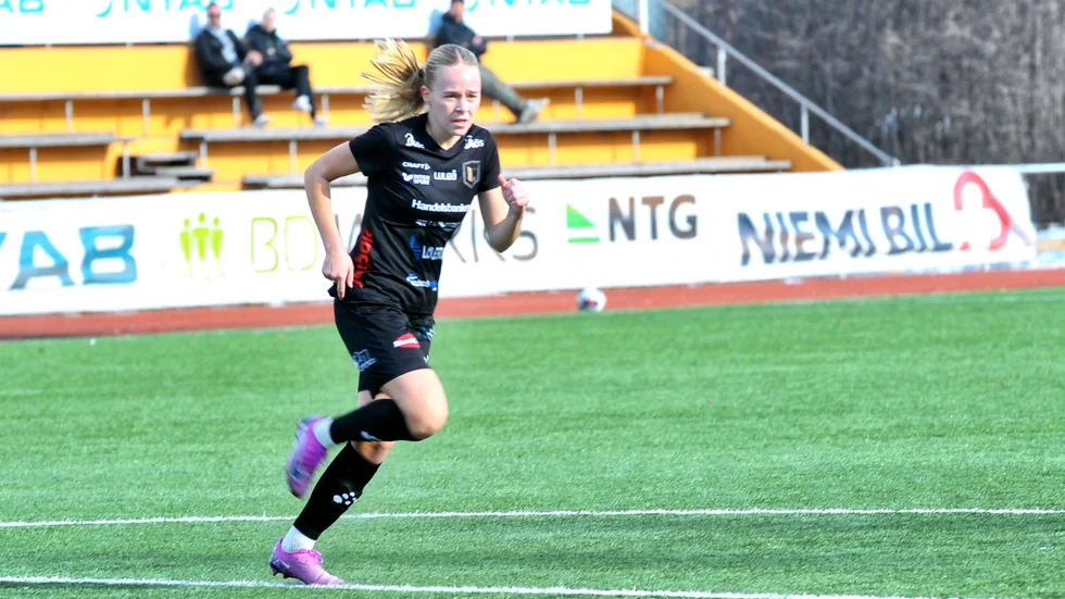 Astrid Löfgren i Luleå Fotboll är positiv till sammanslagningen med Bergnäset.