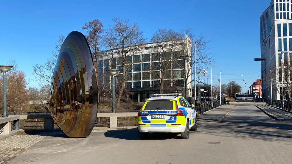 Polisen var på plats vid Stångebro på fredagseftermiddagen.