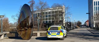 Knivfynd vid bron i centrala Linköping