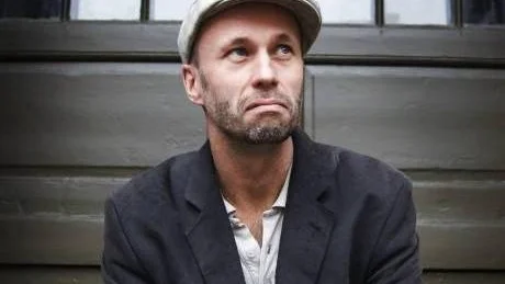 ANLEDNING TILL UPPMÄRKSAMHET. Johan Theorin skriver om Öland för tredje gången.