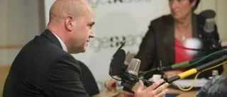 Ledare: Duell gör S desperata
